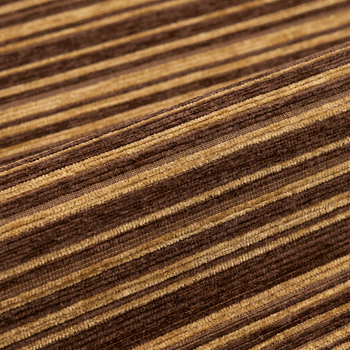 MONACO fabric 140 cm — Ύφασμα MONACO-17 σε απαλή κυματιστή πτυχή, καφέ και χρυσοκάστανο με οριζόντιες ρίγες.