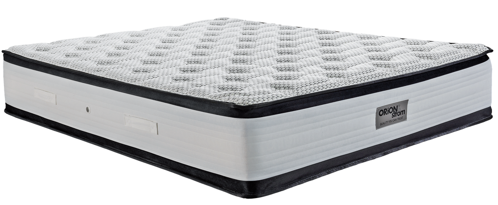 EN31 DIAMOND SUPER PLUS ORIONZONE POCKET — Angled view: white quilted top with a black band around the edge. Feel: firm. Anatomical mattress.