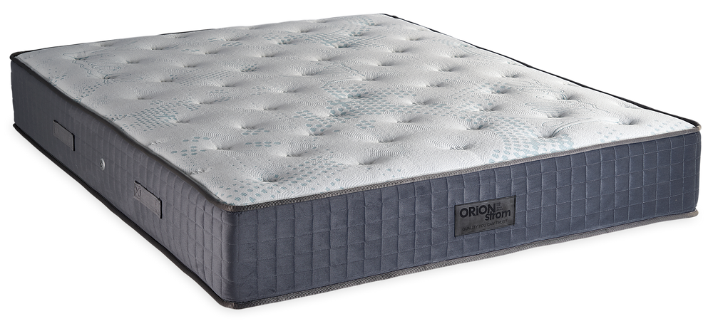 329 Smart Village Cotton Extra Memory Gel — Πλάγια όψη: λευκή ανάγλυφη καπιτονέ επιφάνεια και γκρι πλαϊνό ύφασμα με κάθετες ραφές. Αίσθηση: μέτρια. Ορθοπεδικό στρώμα.