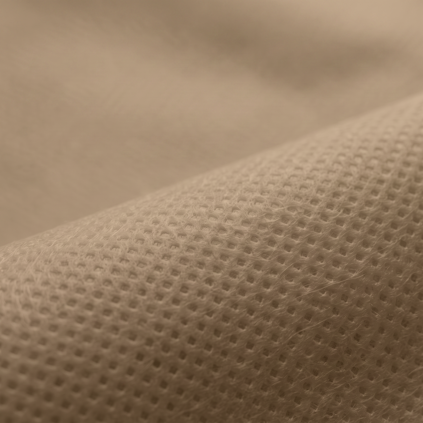 Ύφασμα NON WOVEN 70gr σε καφέ, διαθέσιμο σε πλάτος 160cm, για επενδύσεις και διακοσμητικές εφαρμογές.