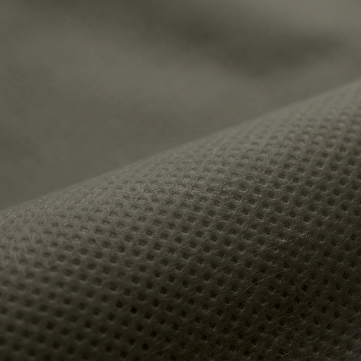 Ύφασμα NON WOVEN 70gr σε μαύρο, διαθέσιμο σε πλάτη 90cm, 100cm και 160cm, για επενδύσεις και διακοσμητικές εφαρμογές.