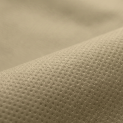 Ύφασμα NON WOVEN 70gr σε μπεζ, διαθέσιμο σε πλάτη 90cm, 100cm και 160cm, για επενδύσεις και διακοσμητικές εφαρμογές.