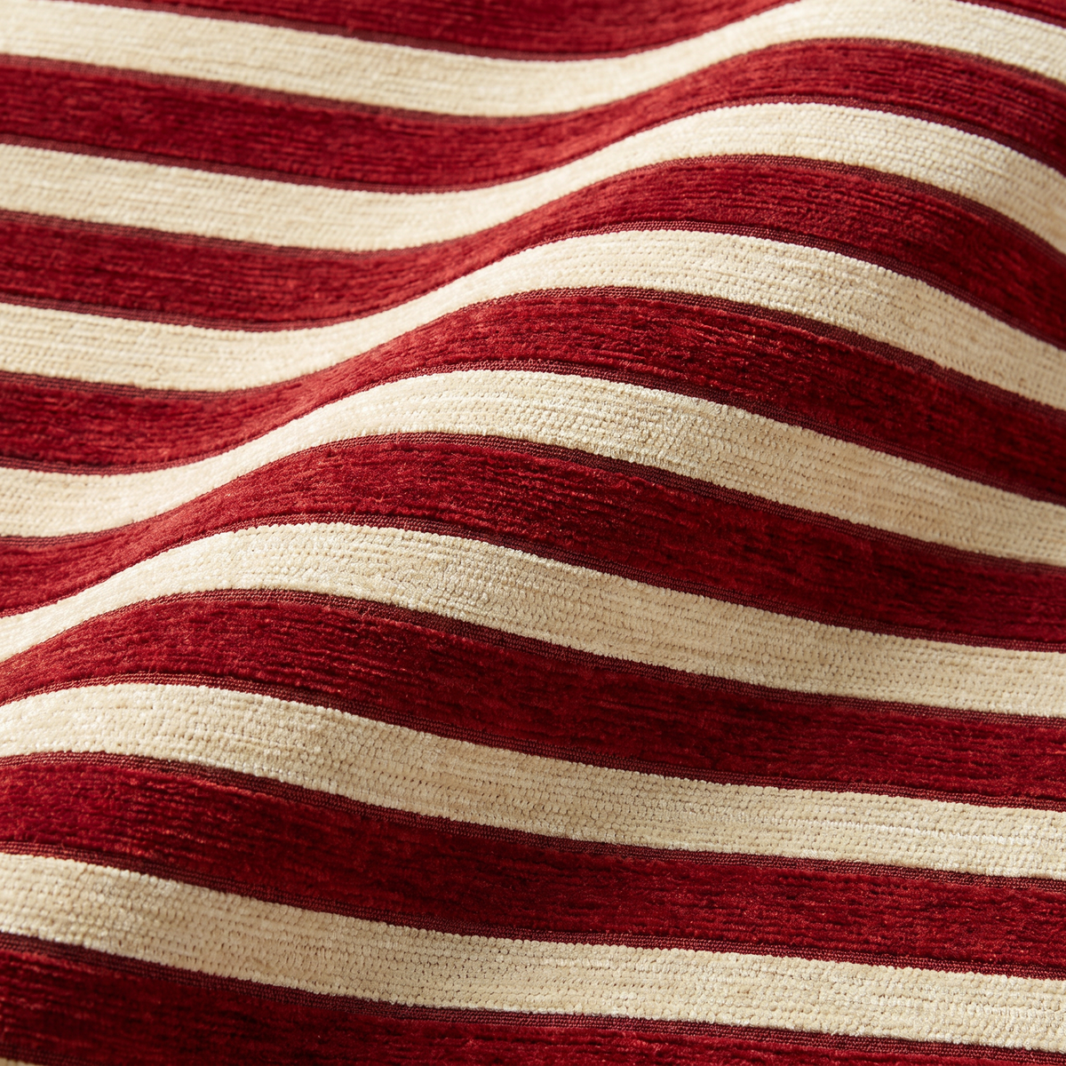 TORINO fabric 140 cm — Ύφασμα TORINO-9 σε απαλή κυματιστή πτυχή, κόκκινο και εκρού με οριζόντιες ρίγες.